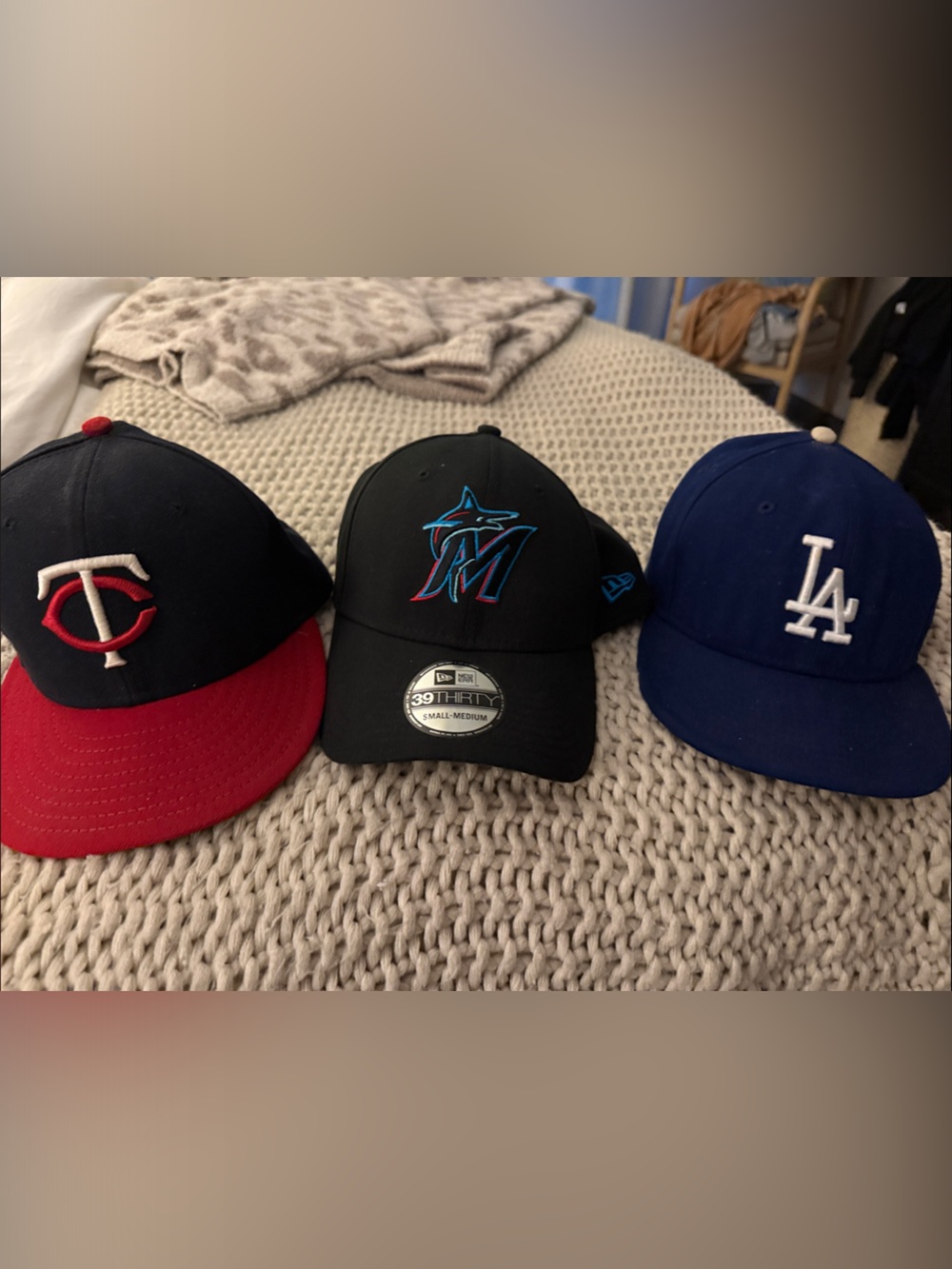 New Era Mens Fitted Cap with Team Logo